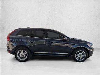 Used 2015 Volvo XC60 T5 Premier w/ Proximity Package video 4