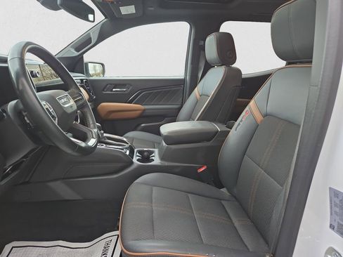 Used 2024 GMC Canyon AT4 w/ Technology Package image 4