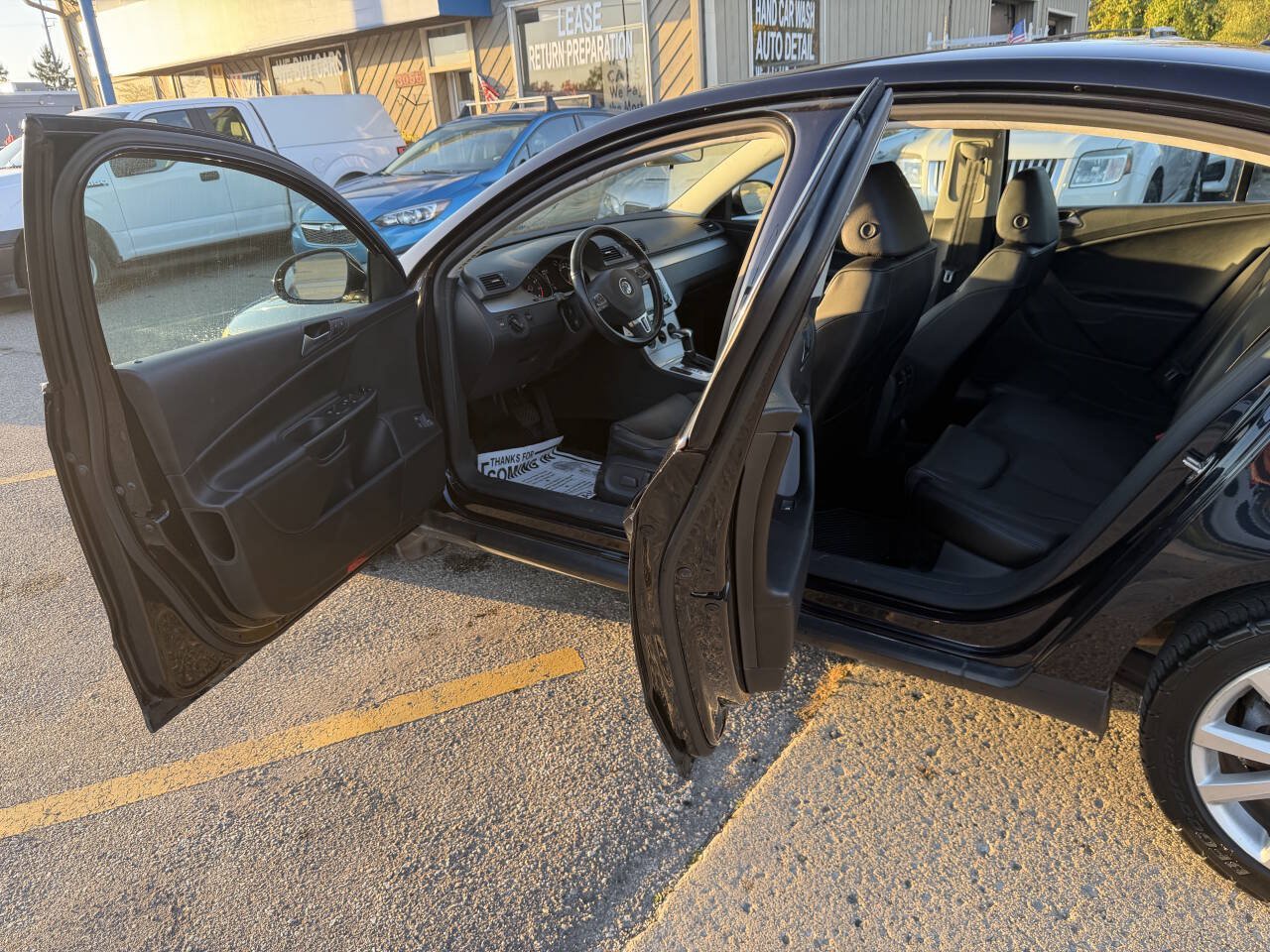 Used 2010 Volkswagen Passat Komfort FWD image 11