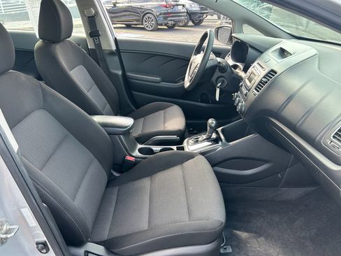 Used 2018 Kia Forte LX FWD image 29