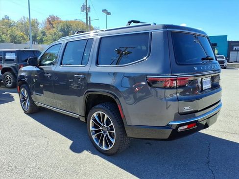 Used 2022 Jeep Wagoneer Series III w/ Premium Group I image 6