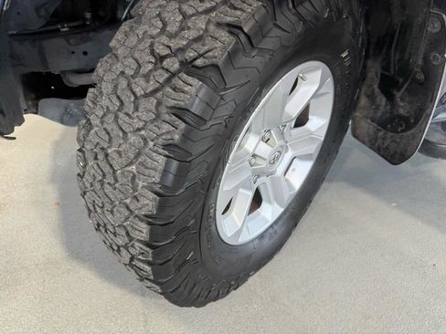 Used 2019 Toyota 4Runner SR5 image 54