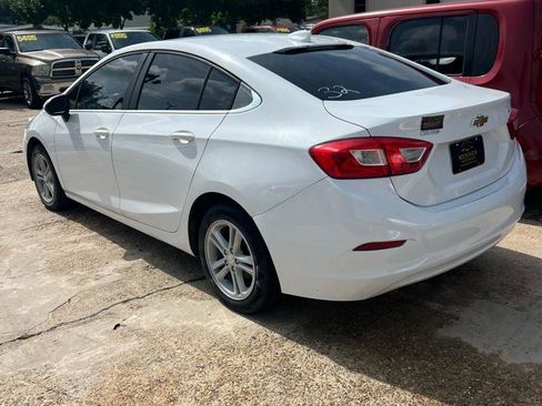 Used 2016 Chevrolet Cruze LT FWD image 4