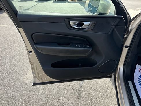 Used 2023 Volvo XC60 B5 Plus w/ Climate Package AWD/4WD image 23