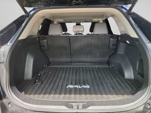 Used 2020 Toyota RAV4 XLE Premium FWD image 31