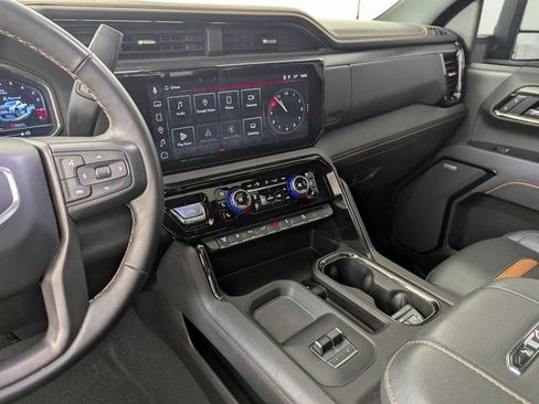 Used 2025 GMC Sierra 2500 AT4 w/ Technology Package image 15
