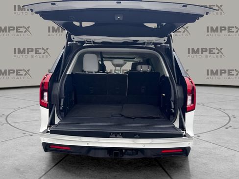 Used 2025 Ford Expedition Active RWD image 18