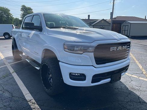 Used 2025 RAM 1500 Laramie w/ Sport Appearance Package AWD/4WD image 7