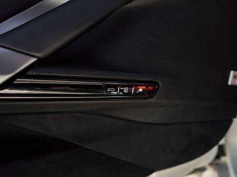 Used 2022 Ferrari SF90 Stradale image 41