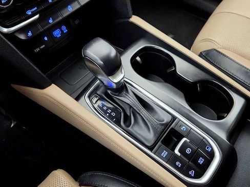 Used 2020 Hyundai Santa Fe Limited image 17