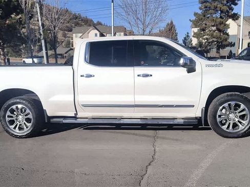 Used 2024 Chevrolet Silverado 1500 High Country w/ Technology Package image 2