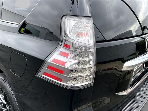 Used 2021 Lexus GX 460 Premium w/ Premium Package AWD/4WD image 29