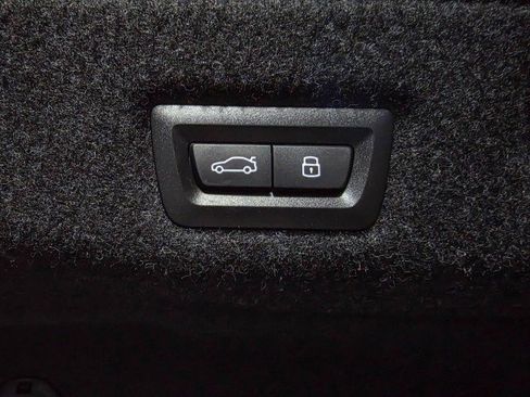 Used 2026 BMW i5 eDrive40 w/ M Sport Package image 39