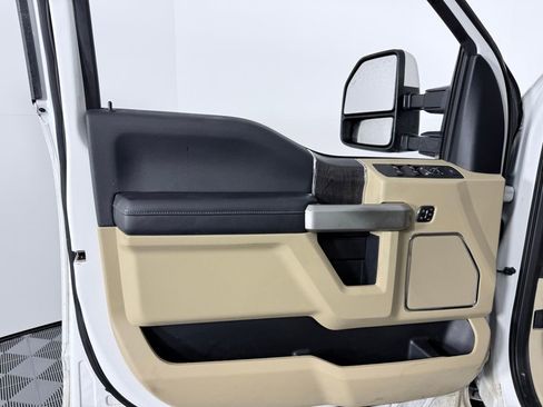 Used 2020 Ford F250 Lariat w/ Lariat Value Package image 9