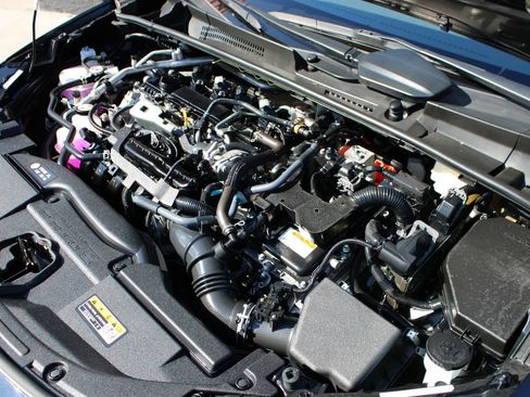 Used 2025 Toyota Prius LE FWD image 22