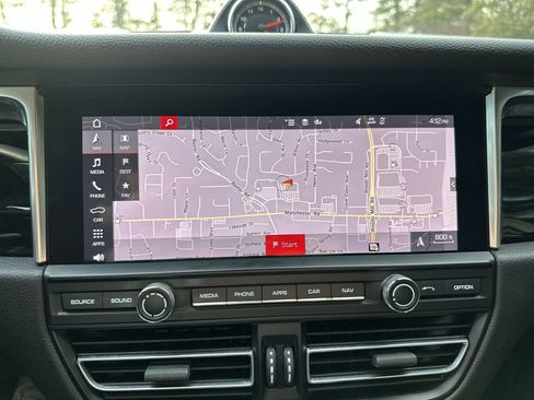 Used 2020 Porsche Macan AWD/4WD image 21