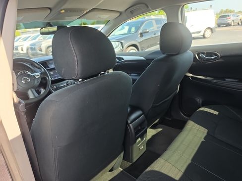 Used 2019 Nissan Sentra S w/ Appearance Package FWD image 10