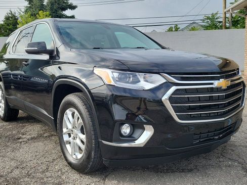 Used 2021 Chevrolet Traverse LT FWD image 3
