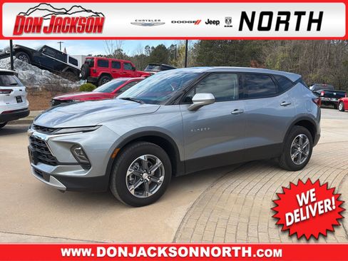 Used 2025 Chevrolet Blazer LT image 1