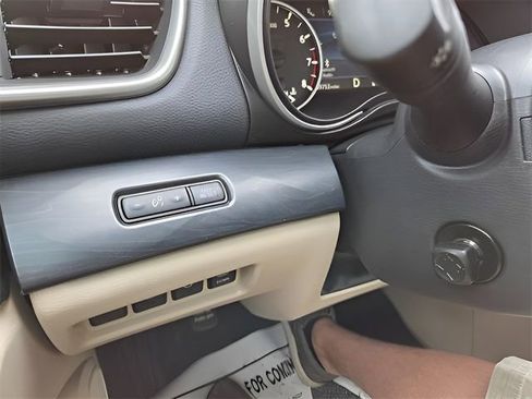 Used 2021 Nissan Maxima Platinum image 14