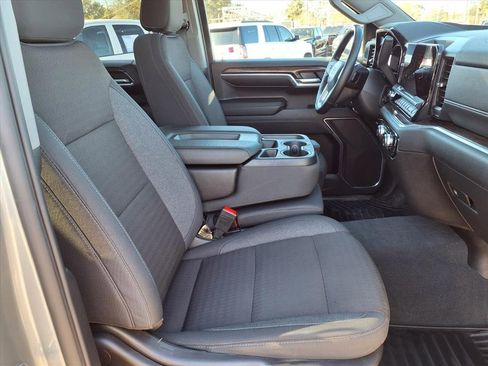 Used 2024 GMC Sierra 1500 SLE image 13