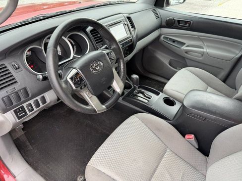 Used 2014 Toyota Tacoma PreRunner w/ Convenience Package RWD image 8