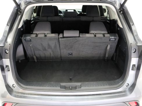 Certified 2025 Toyota Highlander LE image 33