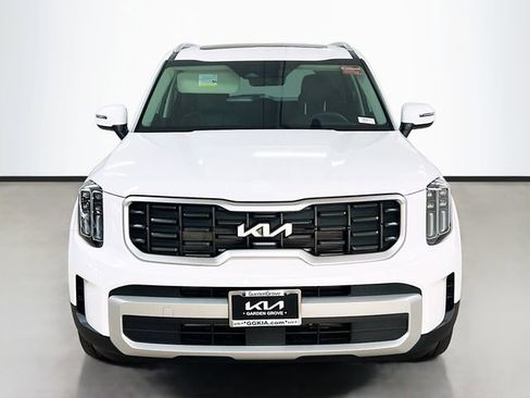 New 2025 Kia Telluride S image 2