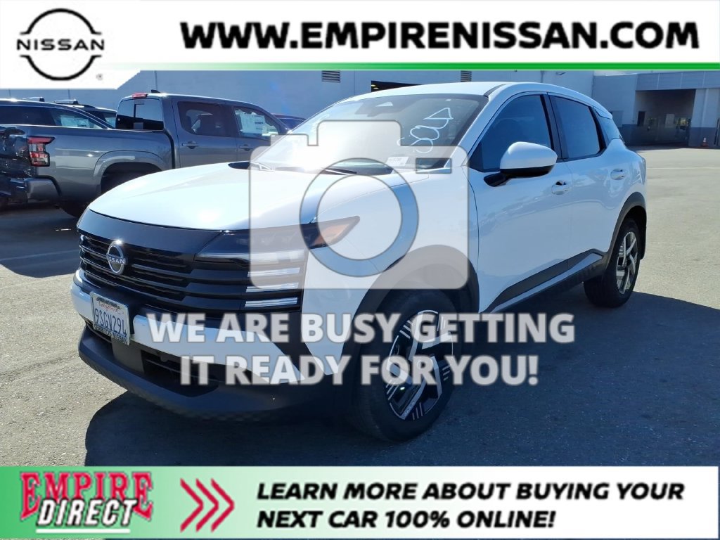 Used 2025 Nissan Kicks SV FWD image 1