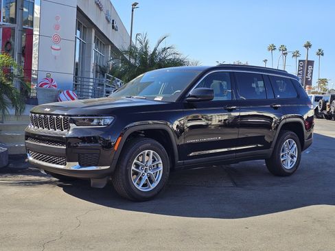 New 2025 Jeep Grand Cherokee L Laredo image 3