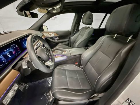 Used 2024 Mercedes-Benz GLS 580 4MATIC image 21