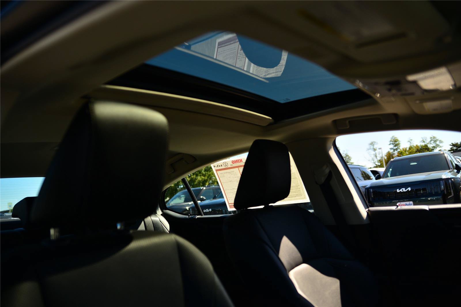 Used 2022 Lexus ES 300h w/ Premium Package FWD image 12