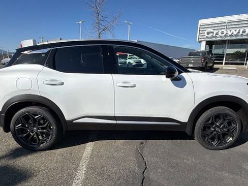 New 2026 Nissan Kicks SR w/ SR Premium Package image 3