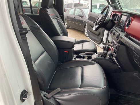 Used 2020 Jeep Wrangler Unlimited Rubicon w/ Uconnect 4C Nav & Sound Group image 24