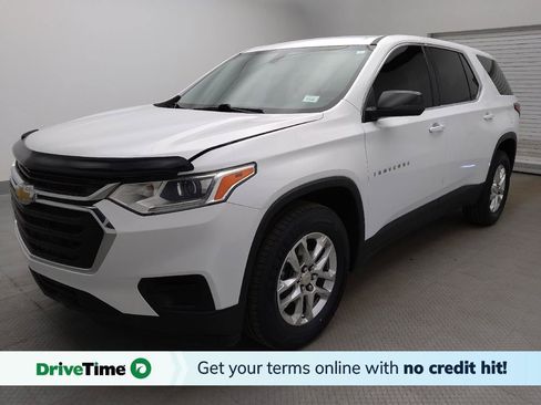 Used 2021 Chevrolet Traverse LS FWD image 1
