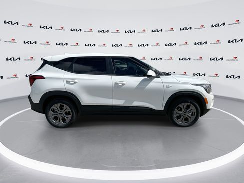 New 2026 Kia Seltos LX image 9