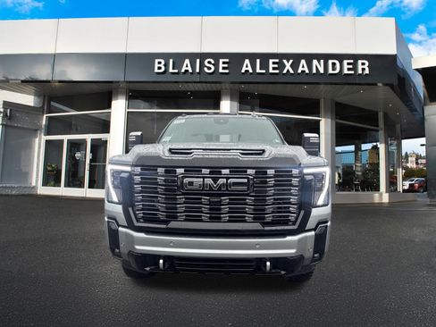 New 2026 GMC Sierra 2500 Denali Ultimate AWD/4WD image 9