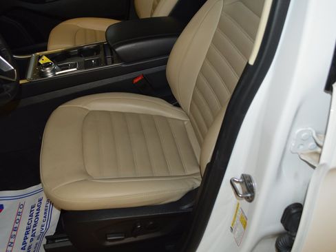 Used 2024 Ford Edge SEL AWD/4WD image 15