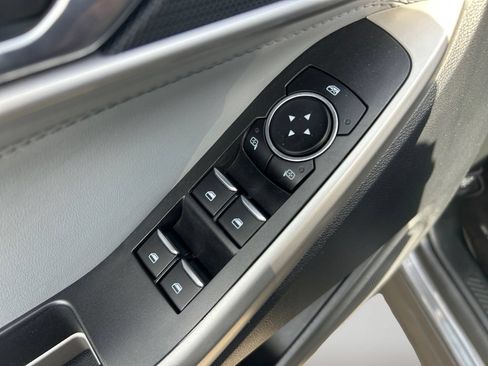 Used 2023 Ford Explorer XLT w/ Equipment Group 202A AWD/4WD image 22