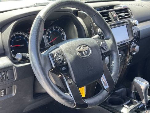 Used 2018 Toyota 4Runner TRD Off-Road Premium AWD/4WD image 7