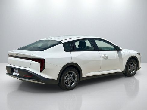 Used 2025 Kia K4 FWD image 5