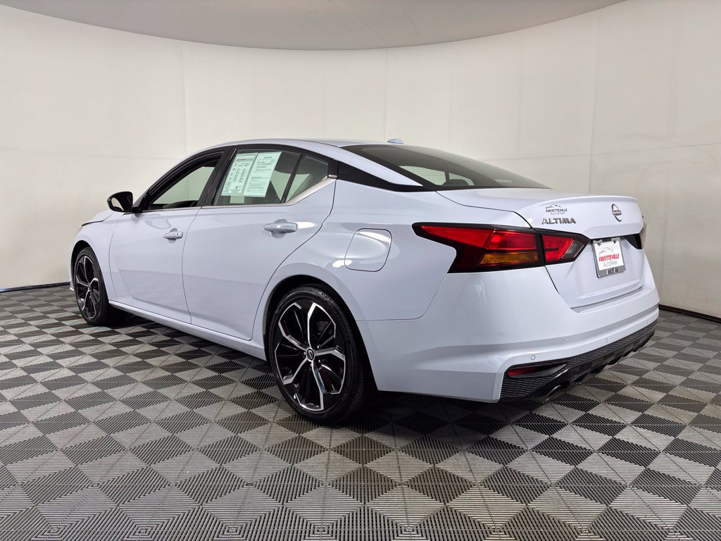 Used 2025 Nissan Altima 2.5 SR FWD image 8