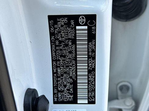 Used 2015 Toyota Prius Five w/ Advanced Technology Package FWD image 34