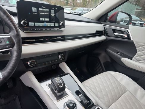 Used 2024 Mitsubishi Outlander SEL image 17