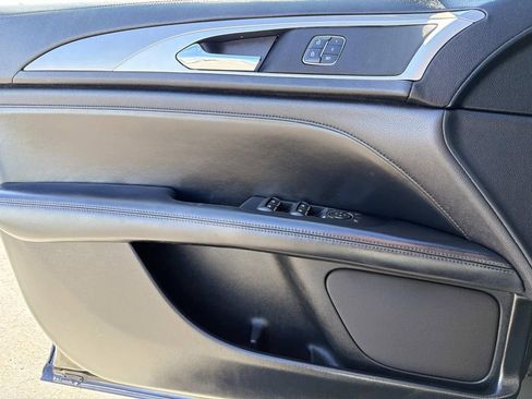 Used 2017 Lincoln MKZ Reserve FWD image 17