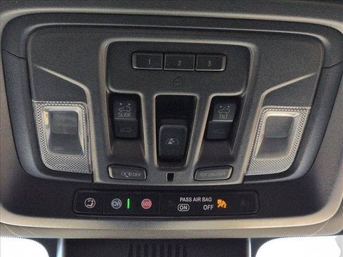 Used 2025 GMC Sierra 1500 AT4 w/ Technology Package AWD/4WD image 21