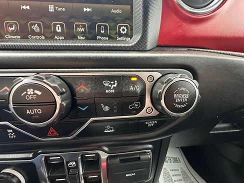 Used 2023 Jeep Gladiator Rubicon w/ LED Lighting Group AWD/4WD image 23