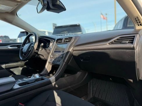 Certified 2020 Ford Fusion SE image 19