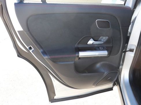 Used 2023 Mercedes-Benz GLA 250 image 12