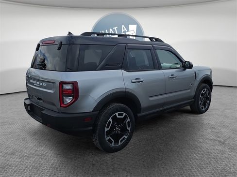 Used 2023 Ford Bronco Sport Outer Banks w/ Tech Package image 3